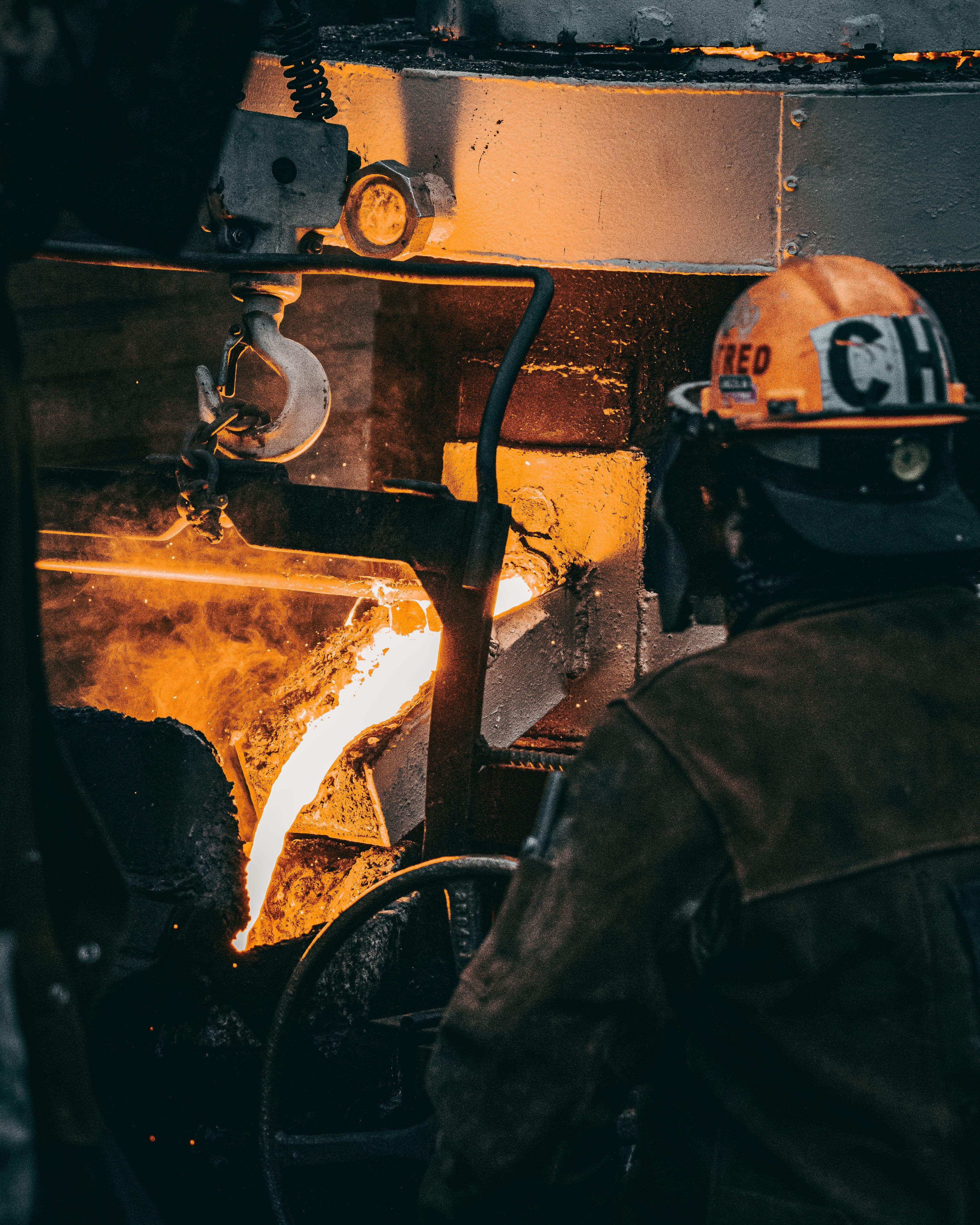 Step-by-Step Guide to Metal Casting: From Molding to Finishing